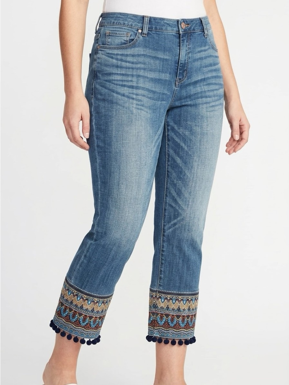 CHICOS So Slimming Girlfriend Slim Cropped Jeans Embroidered PomPom Hem #125 LHP